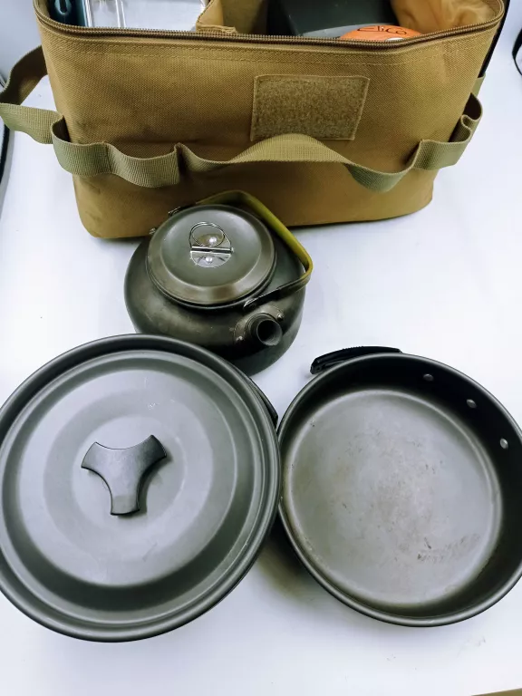 ZESTAW NACZYŃ TURYSTYCZNYCH GARNKÓW SKŁADANY