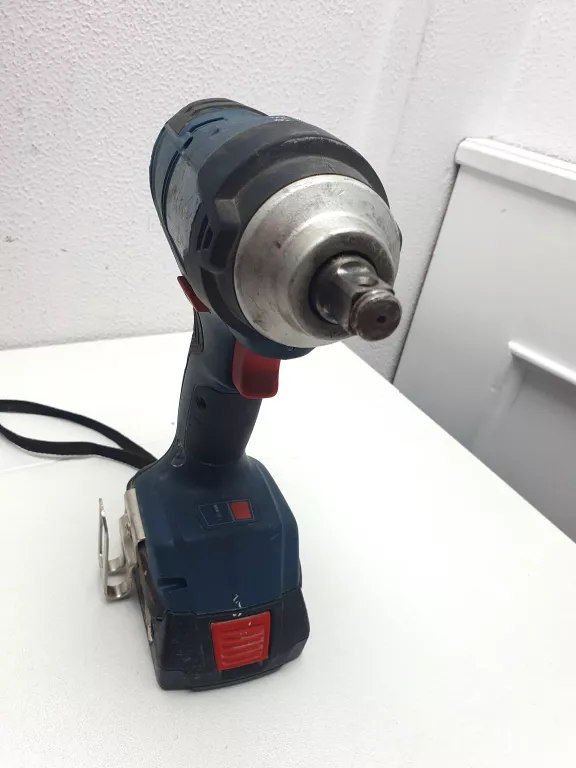 KLUCZ UDAROWY BOSCH GDS 18V-400 AKUMULATOR 1,5 AH