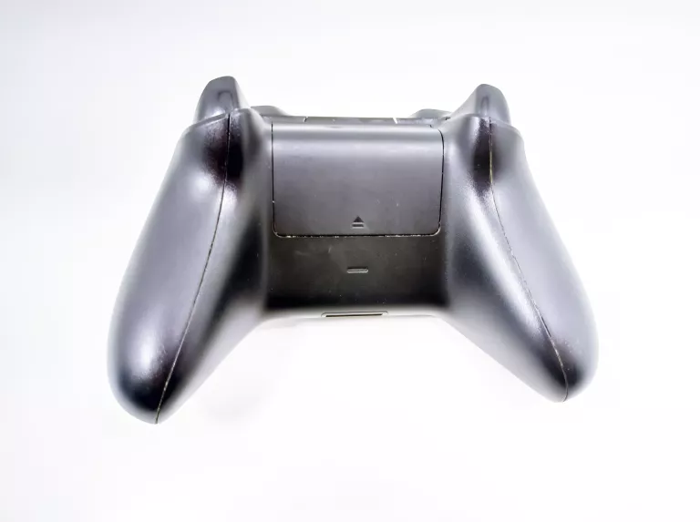 KONSOLA  XBOX ONE 1540 500GB ZASILACZ+ PAD