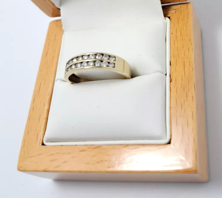 WYRÓB JUBILERSKI UŻYWANY ZLOTY PIERŚCIONEK CYRKONIE 2,25G PR333 R22