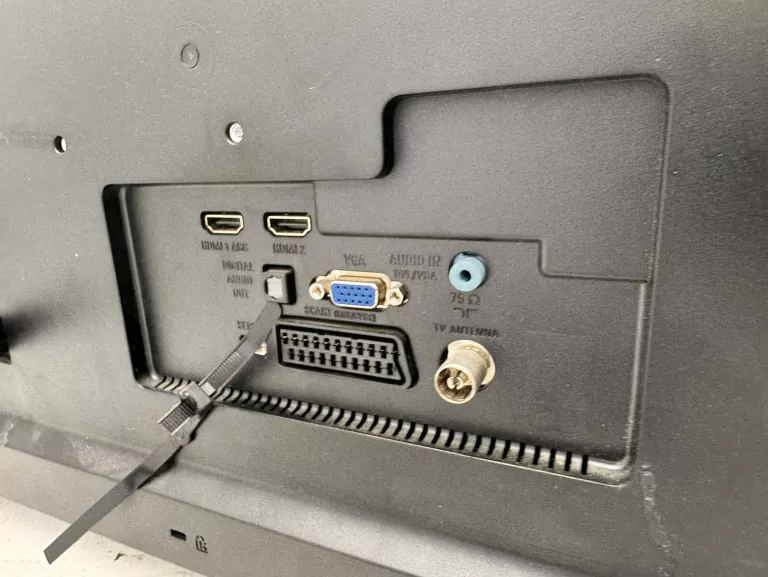 TELEWIZOR PHILIPS 24PHH4000/88 + PILOT