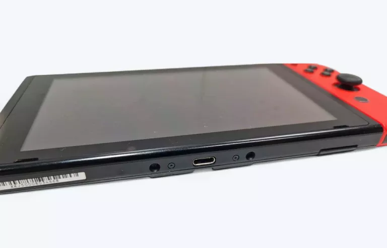 KONSOLA NINTENDO SWITCH HAC-001 + ETUI KOMPLET