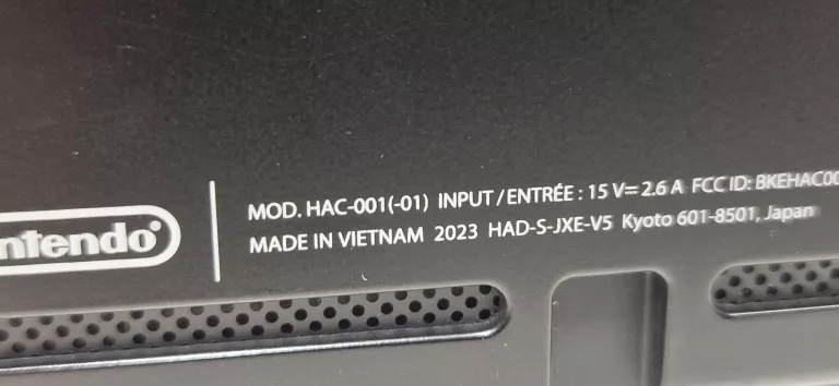 KONSOLA NINTENDO SWITCH HAC-001 + ETUI KOMPLET