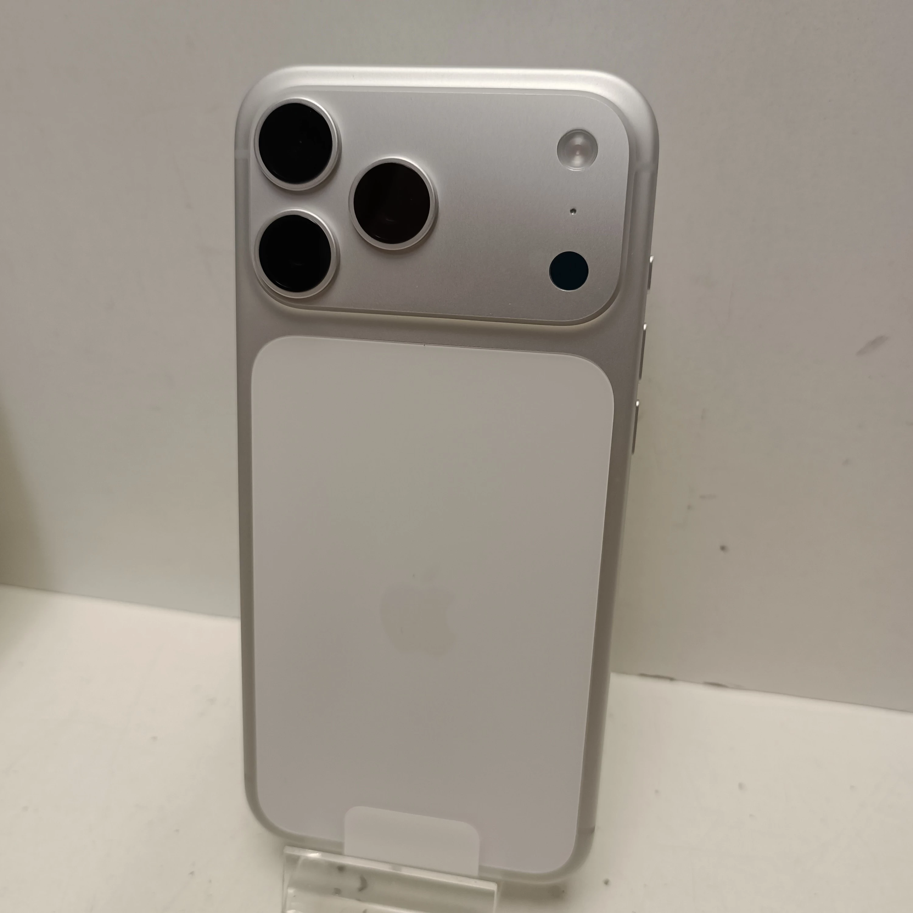 telefon-iphone-17-pro-max-1tb-bez-sieci-gwarancja-system-operacyjny-4388-7