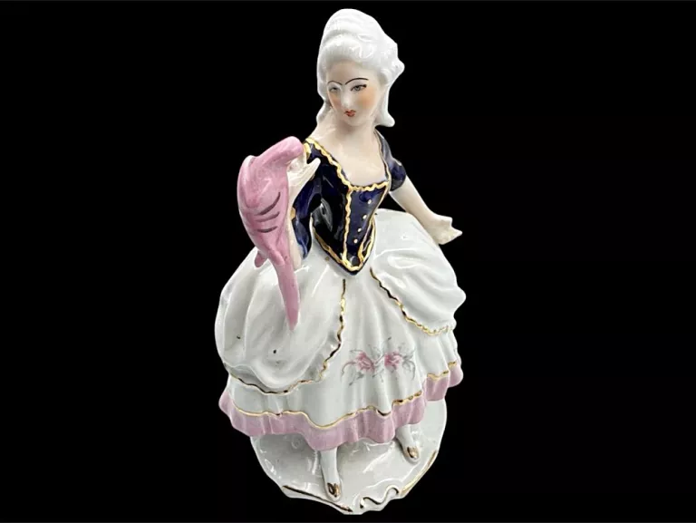 FIGURKA PORCELANOWA DAMA Z PAPUGĄ 23 CM