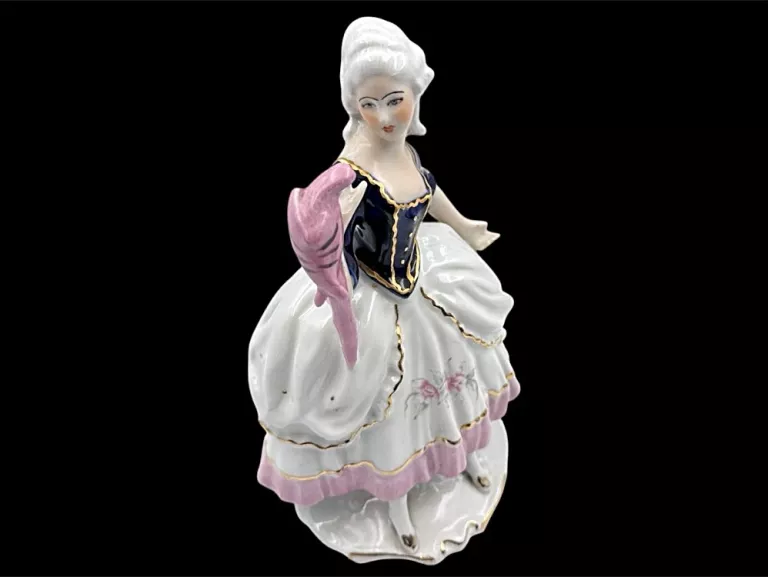 FIGURKA PORCELANOWA DAMA Z PAPUGĄ 23 CM