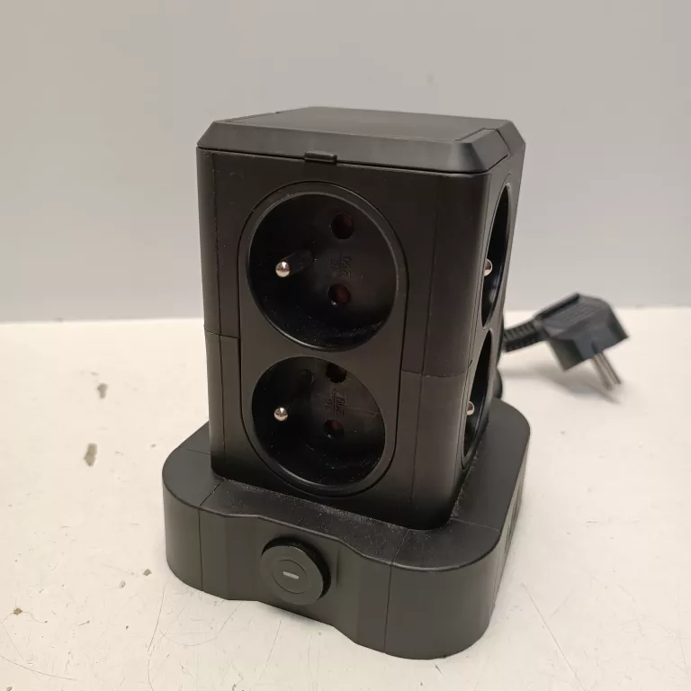 PRZEDŁUŻACZ LISTWOWY PROMAX 1,4 M 8 SZT. GNIAZD CZARNE