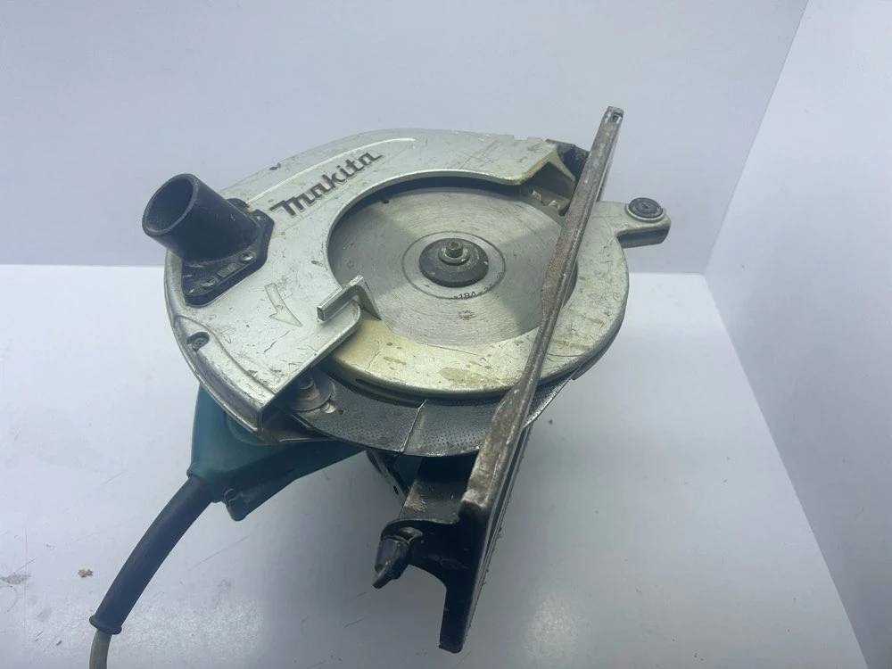 pilarka-tarczowa-makita-5704r-1200w-ean-gtin-088381038669