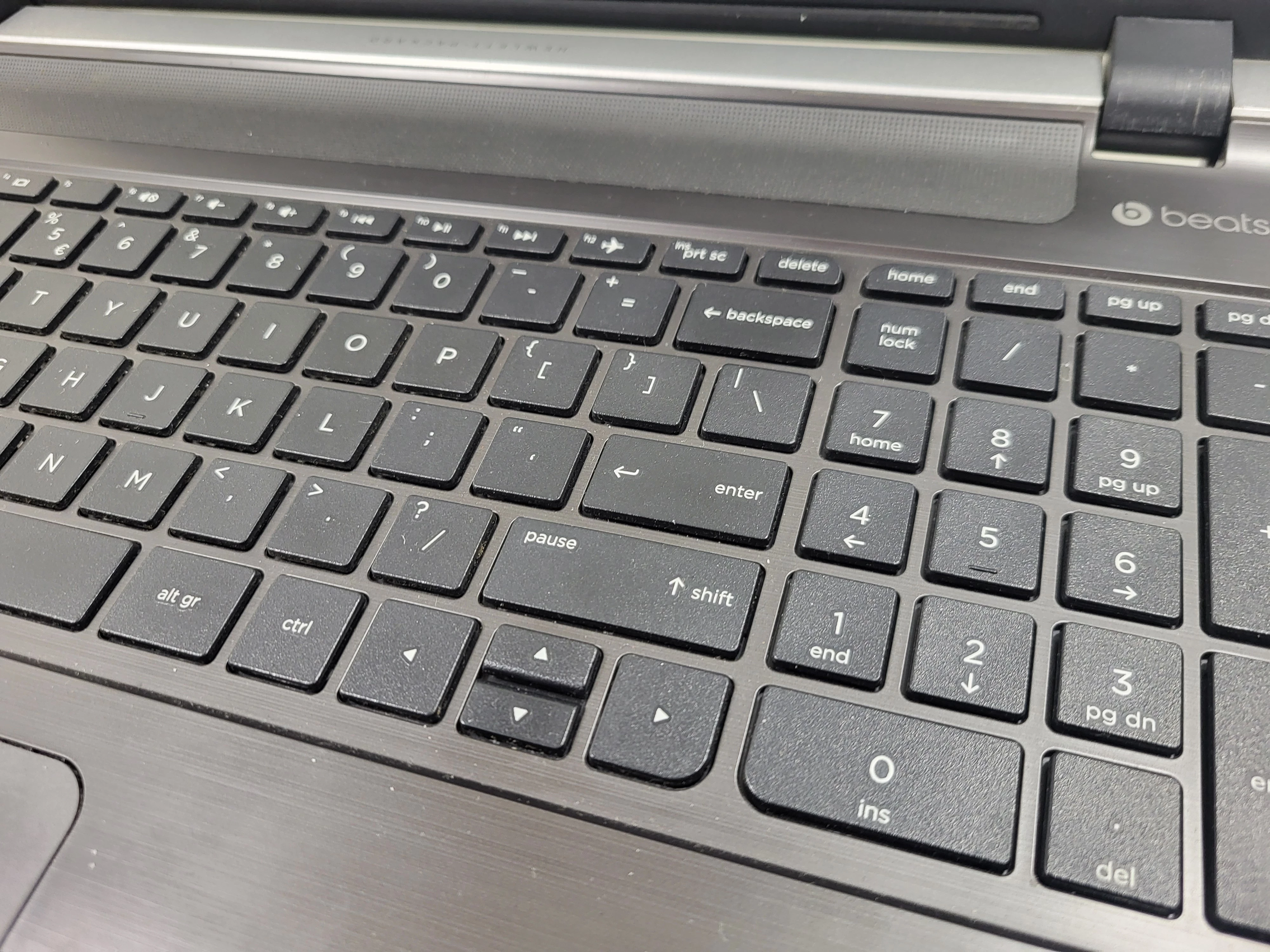 laptop-hp-pavilion-15-p209nw-seria-procesora-4366-30