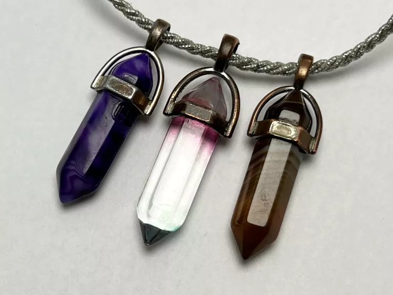 wisiorki-tygrysie-oko-ametyst-krysztal-material-15835-536870912