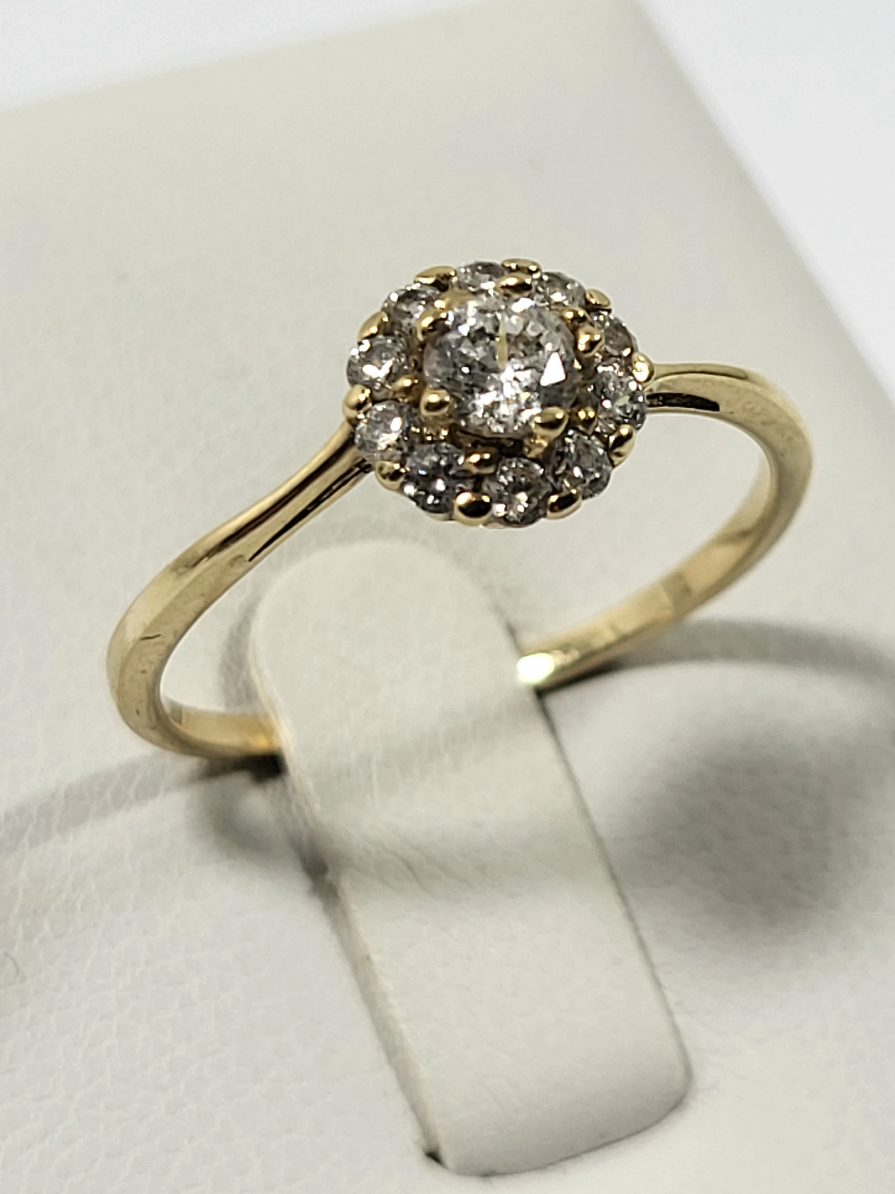 piekny-blyszczacy-zloty-pierscionek-kamien-17088-128