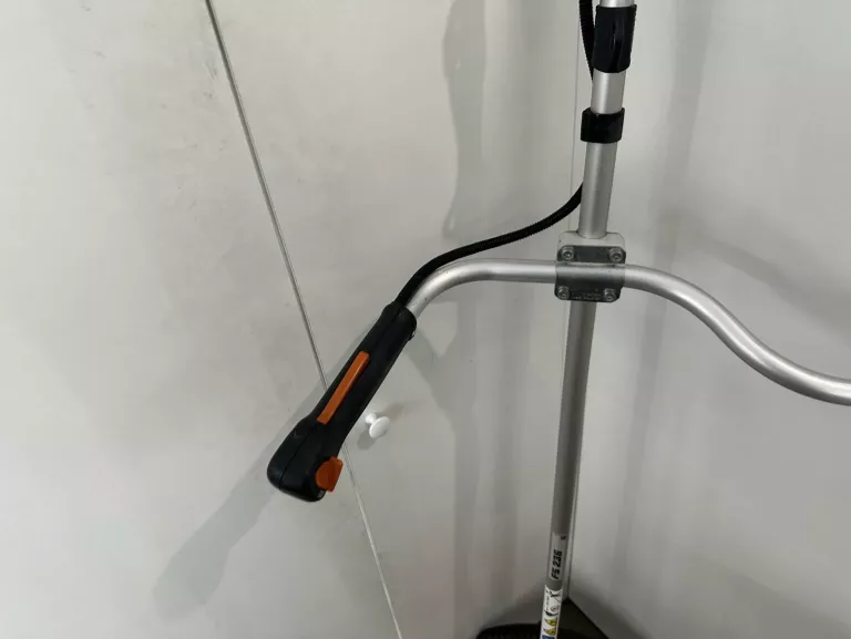 kosa-spalinowa-stihl-fs-235-papiery-zasilanie-209202-1769278