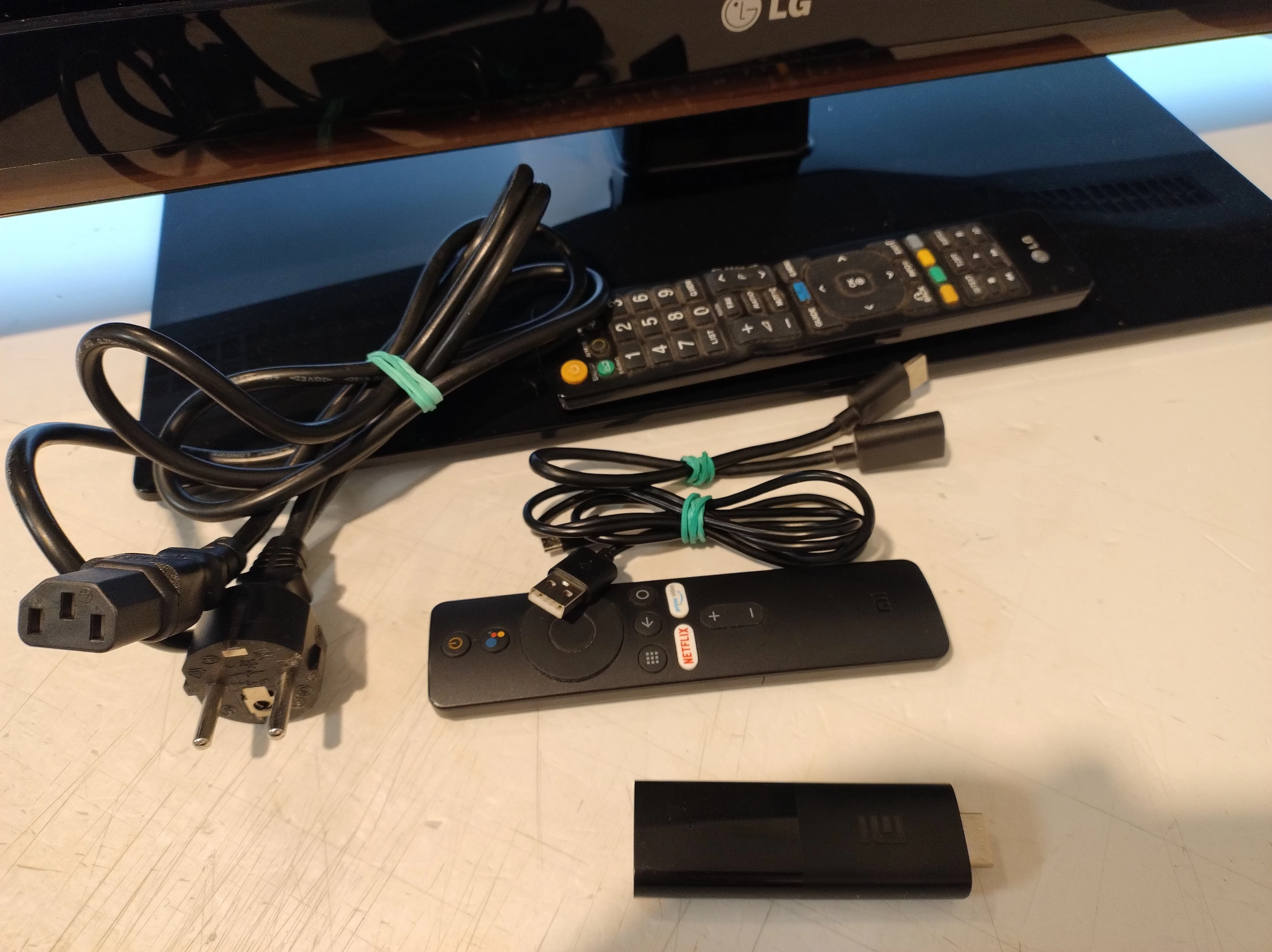 telewizor-37-lg-37lk450-pilot-kod-producenta-37lg2000