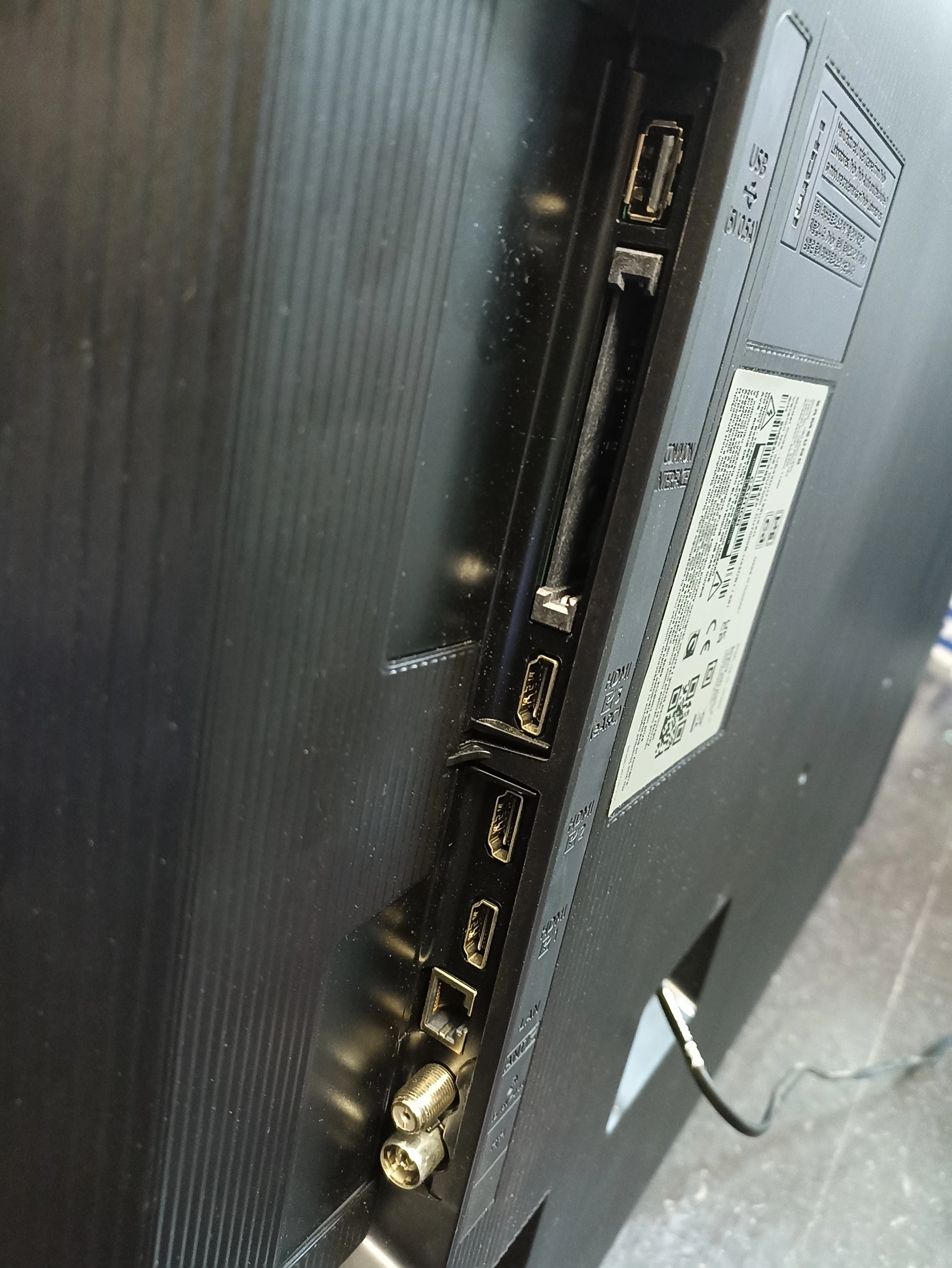 telewizor-samsung-crystal-uhd-du7100-43-format-hd-129294-1