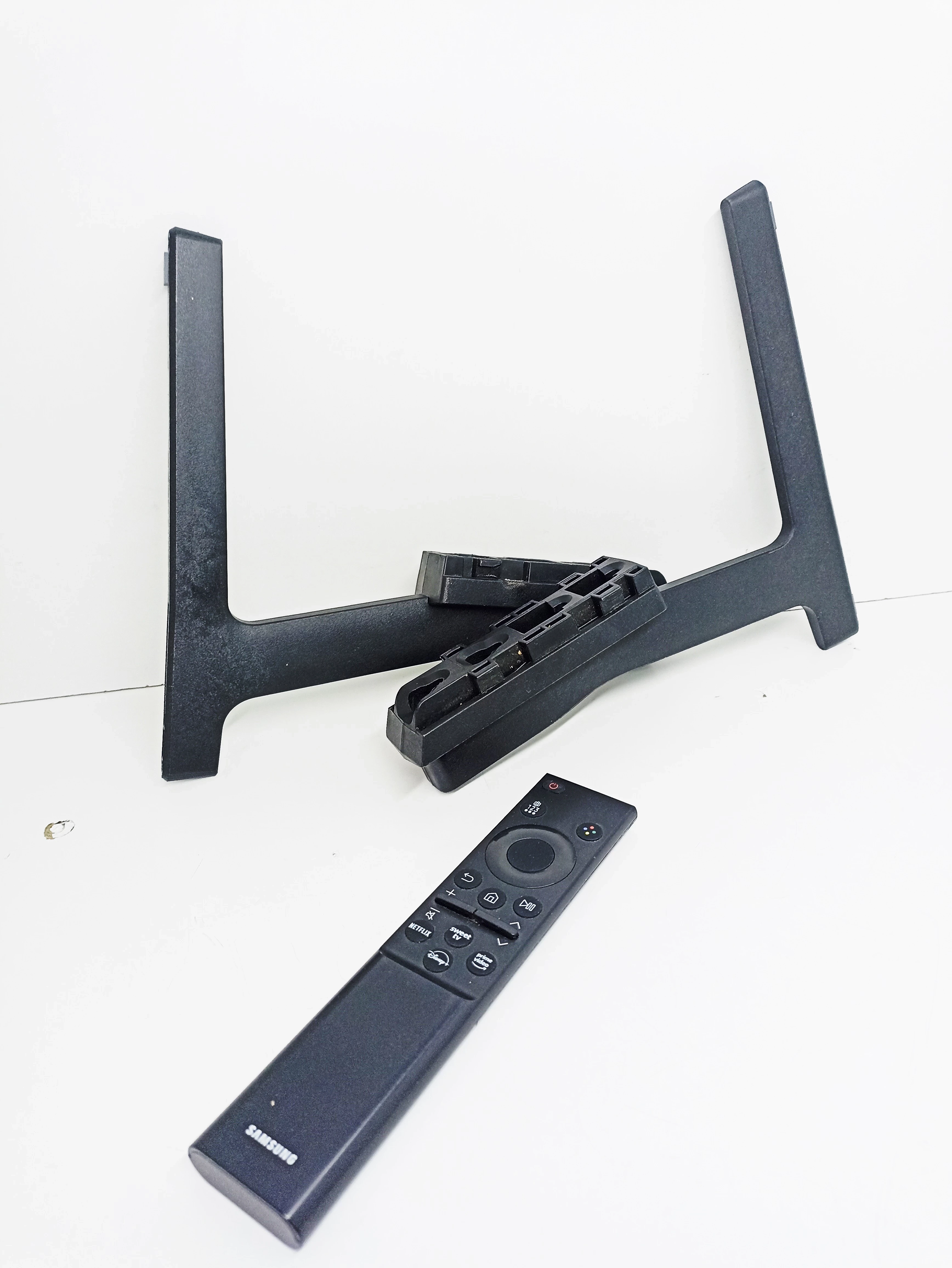 telewizor-samsung-crystal-uhd-du7100-43-ean-gtin-8806095481777