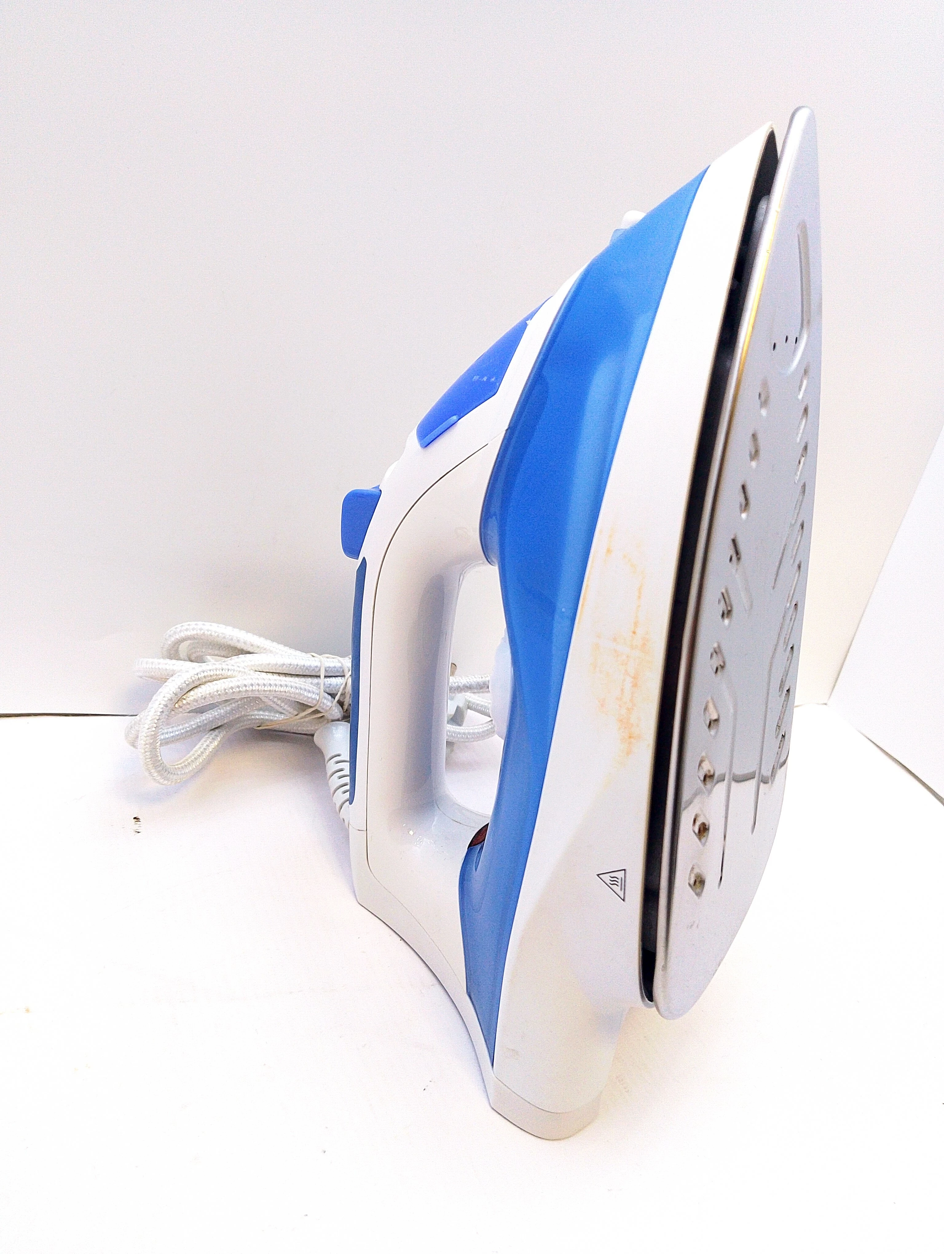 zelazko-tesco-ir2215-2200w-kolor-dominujacy-129357-2