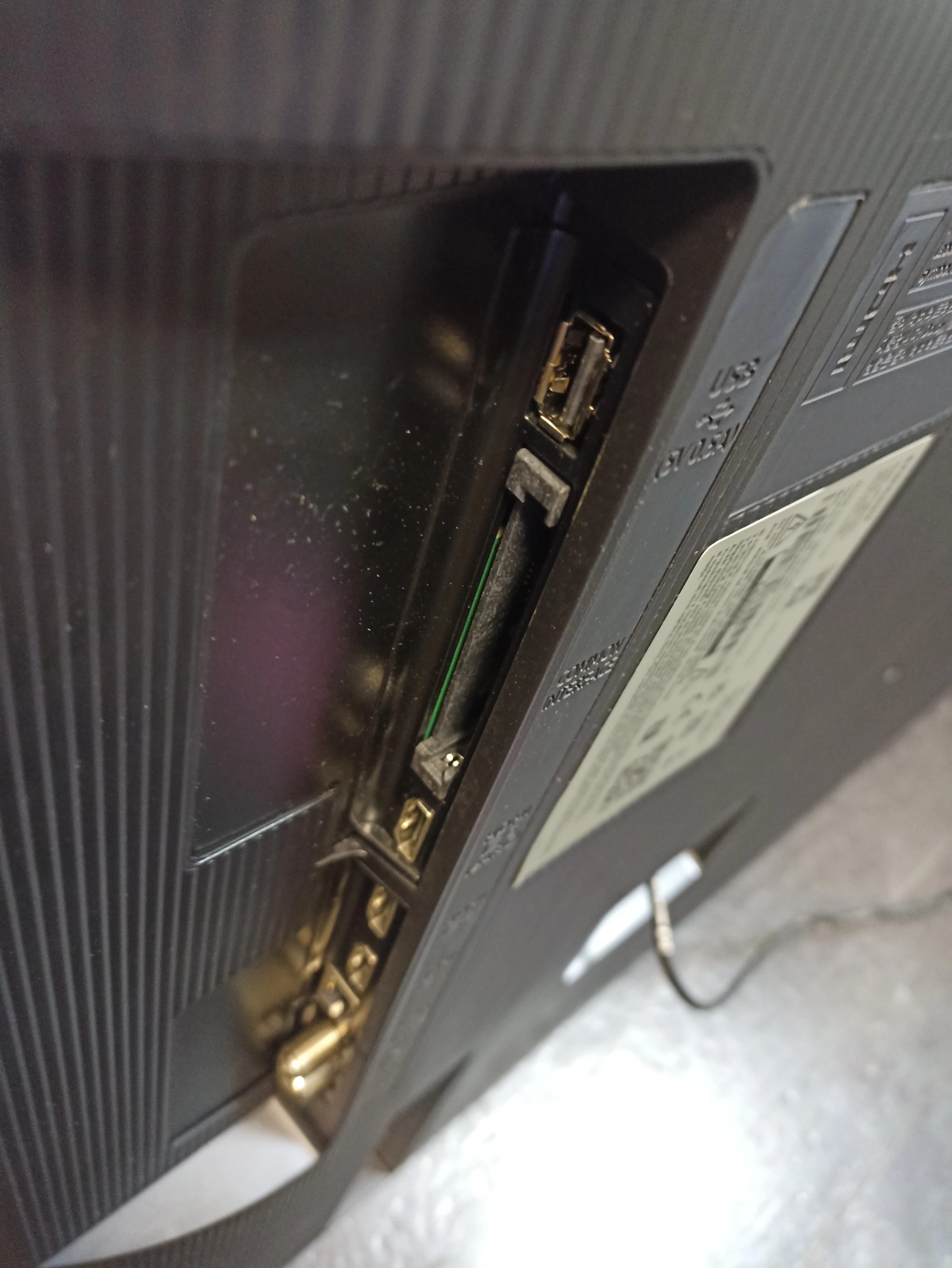 telewizor-samsung-crystal-uhd-du7100-43-model-43du7192