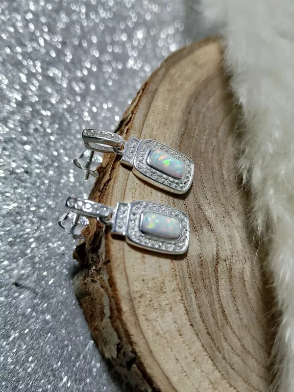 PRZEŚLICZNE SREBRNE KOLCZYKI  2,81 G 925