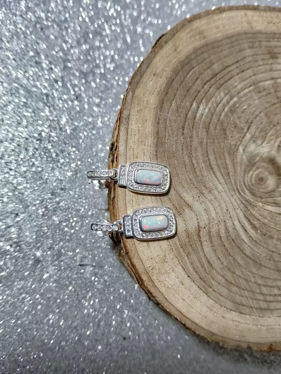 PRZEŚLICZNE SREBRNE KOLCZYKI  2,81 G 925