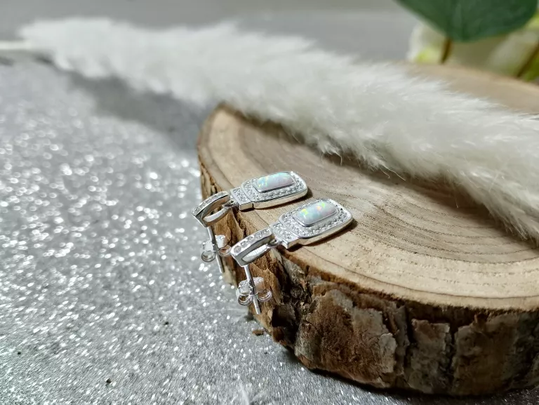 PRZEŚLICZNE SREBRNE KOLCZYKI  2,81 G 925