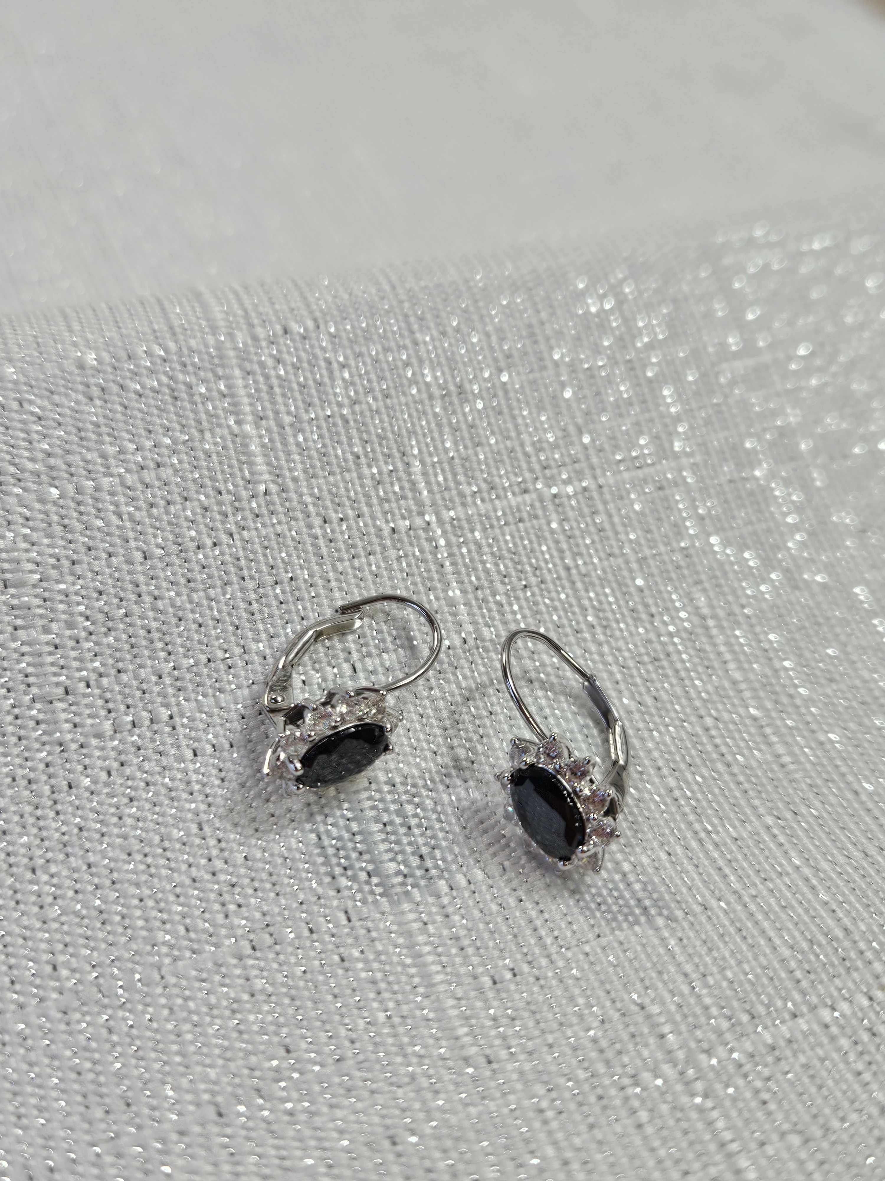 srebrne-kolczyki-z-czarnymi-oczkami-267-g-925-ean-gtin-5904917826706