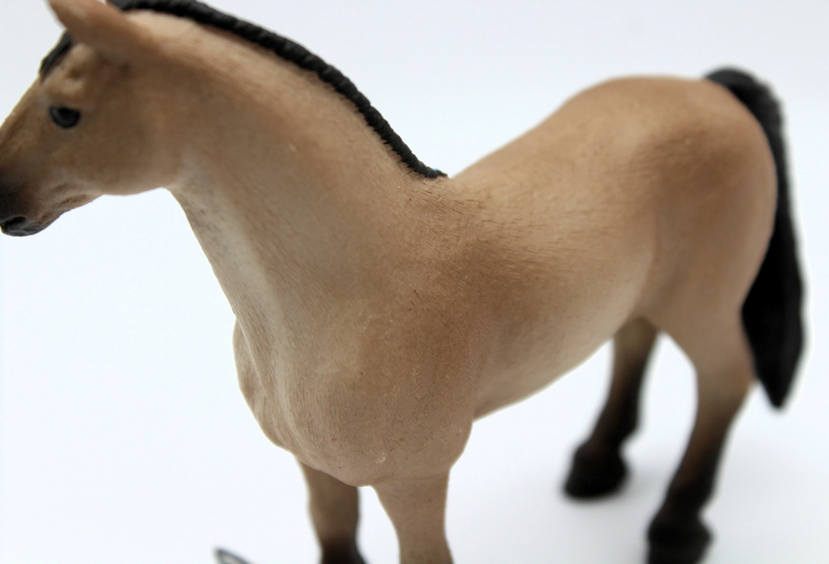 realistyczna-figurka-kon-klacz-schleich-14814-skala-121-typ-201569-208669