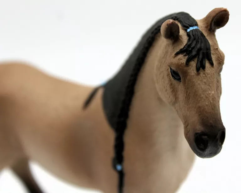 realistyczna-figurka-kon-klacz-schleich-14814-skala-121-stan-11323-2