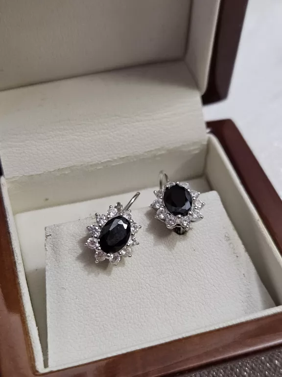 srebrne-kolczyki-z-czarnymi-oczkami-267-g-925-rodzaj-2205-16