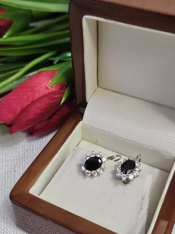 srebrne-kolczyki-z-czarnymi-oczkami-267-g-925-grodzienska-16-sokolka