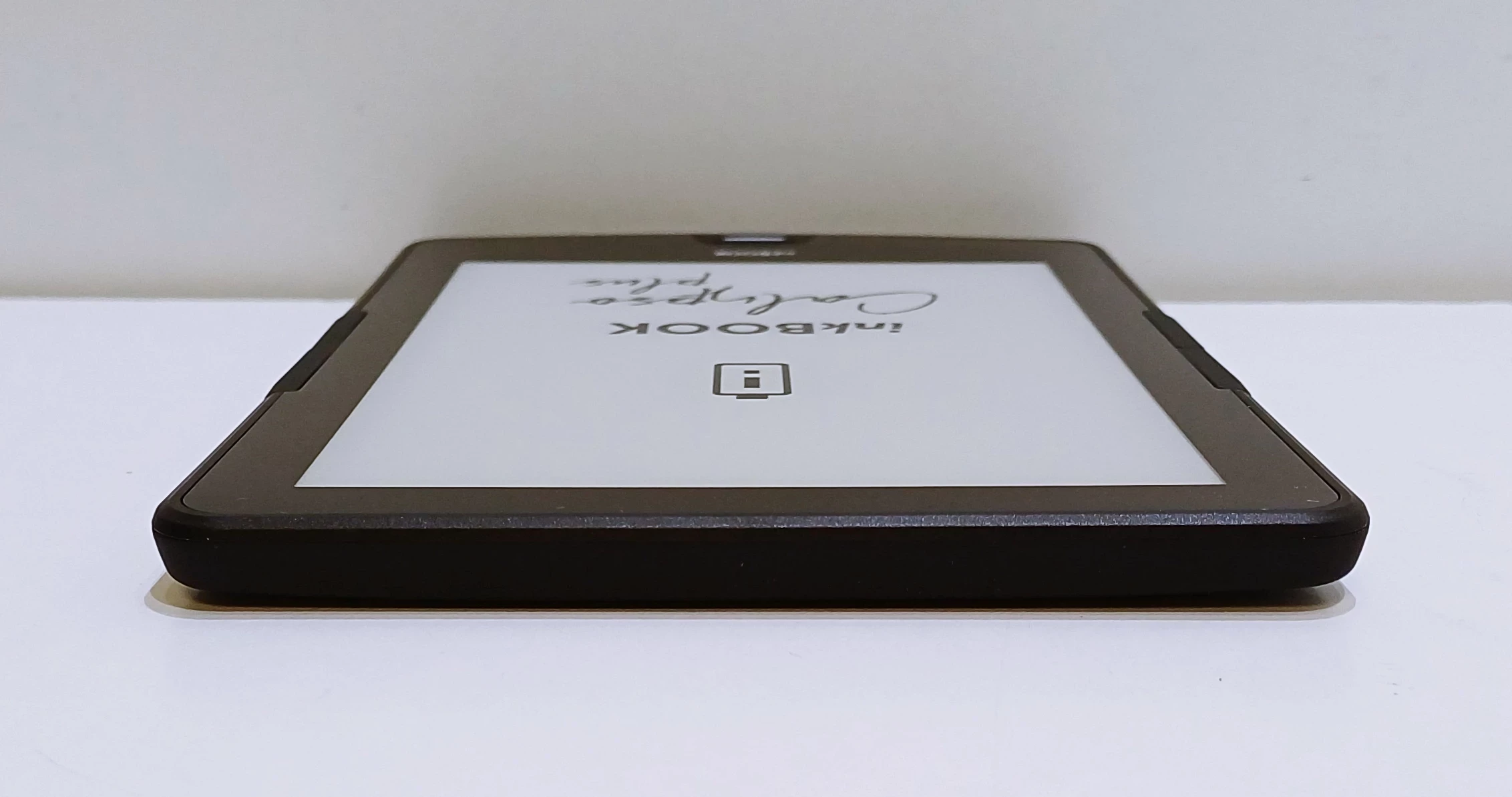 czytnik-inkbook-calypso-plus-przekatna-ekranu-600