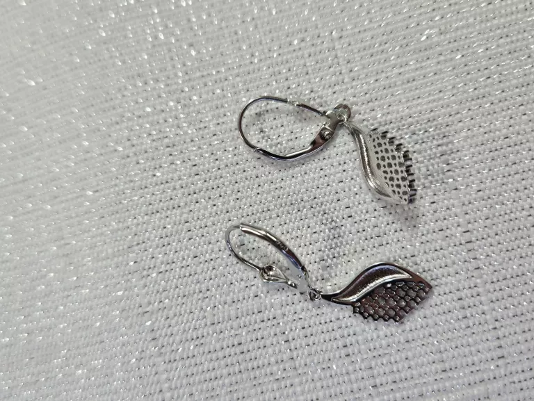 SREBRNE WISZĄCE  KOLCZYKI 2,55 G 925