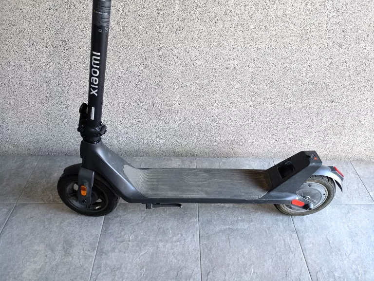 HULAJNOGA ELEKTRYCZNA XIAOMI SCOOTER 4 LITE