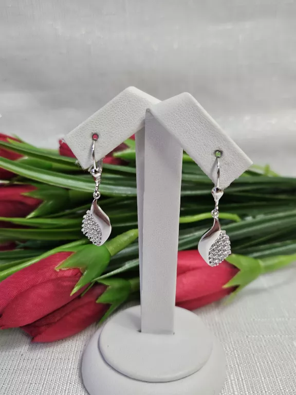 SREBRNE WISZĄCE  KOLCZYKI 2,55 G 925