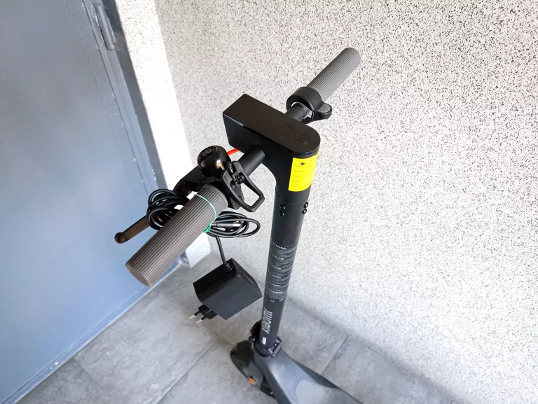 hulajnoga-elektryczna-xiaomi-scooter-4-lite-waga-100