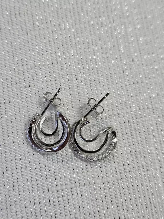 niespotykane-srebrne-kolczyki-2-g-925-stan-11323-2