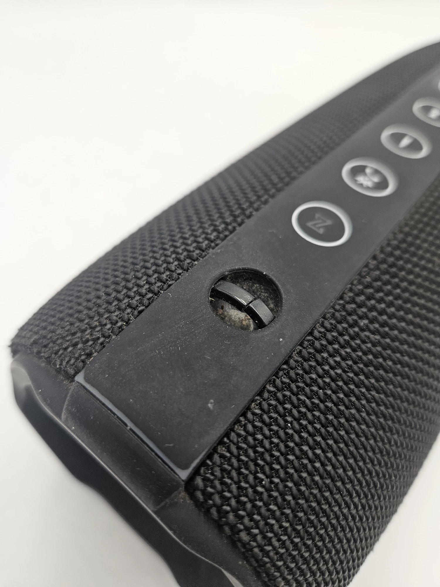 glosnik-mobilny-xmusic-bts800k-czarny-bluetooth-aux-radio-fm-funkcje-221089-2