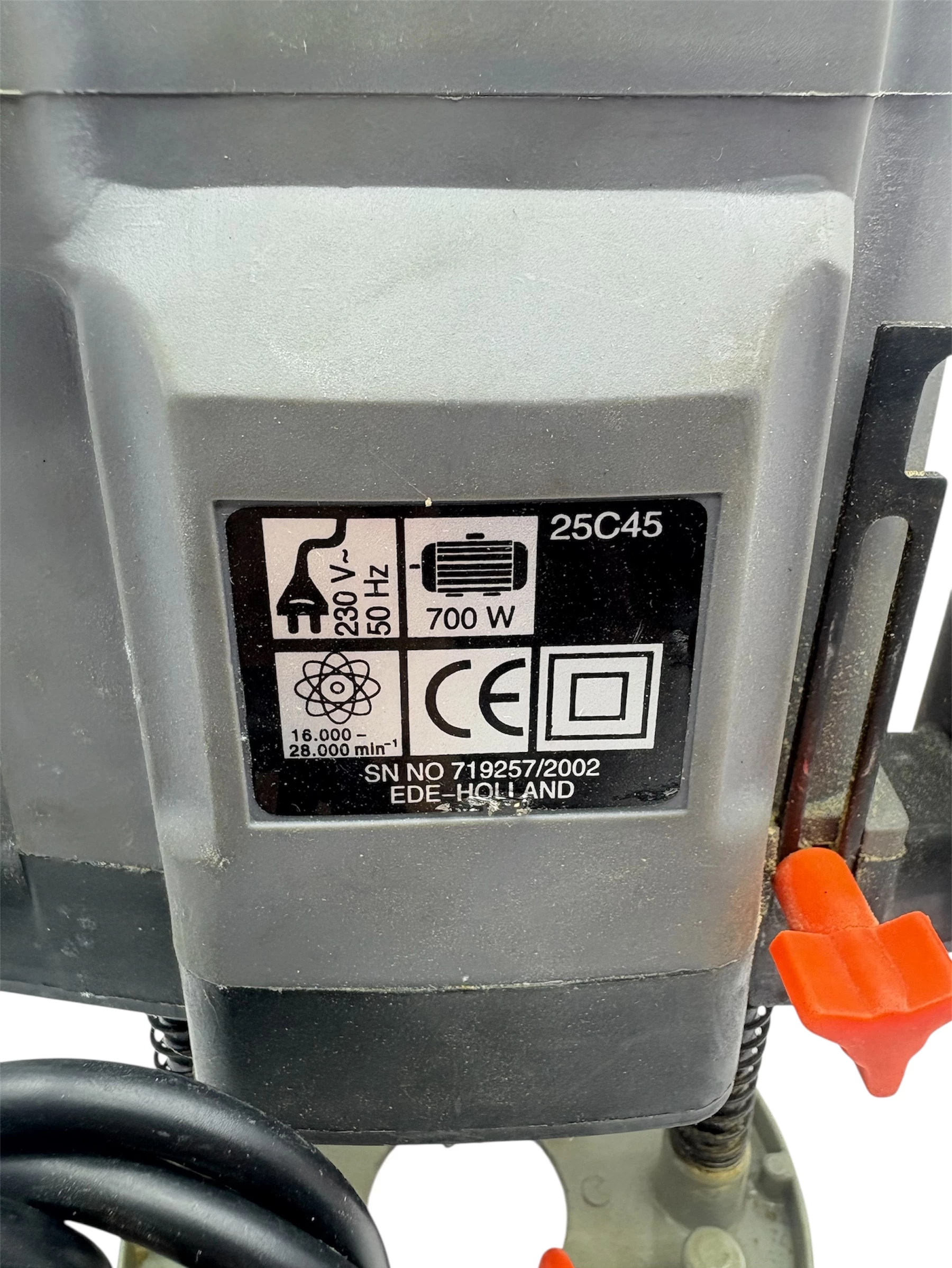 frezarka-kinzo-700w-rodzaj-frezarki-25452-1