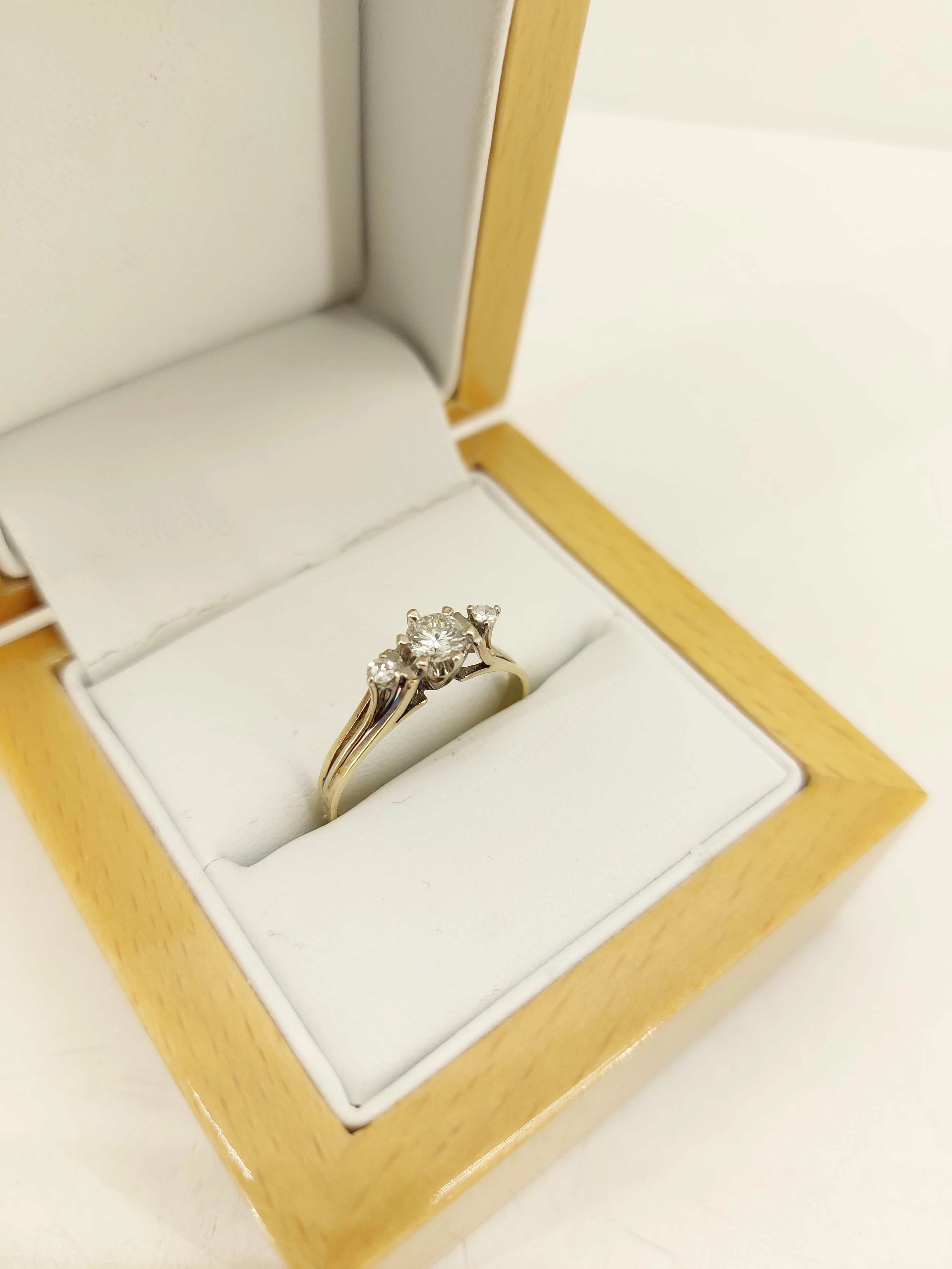 zloty-pierscionek-z-diamentami-585-043ct-228g-r18-wyprzedaz-ean-gtin-8001256987468