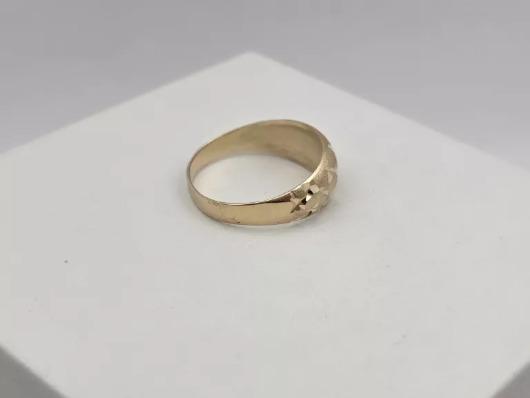 ZŁOTY PIERŚCIONEK - 585 14K R.19 3,55G