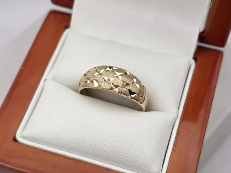 ZŁOTY PIERŚCIONEK - 585 14K R.19 3,55G