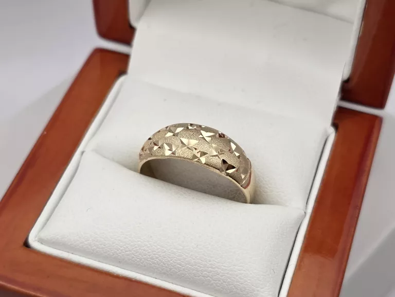 ZŁOTY PIERŚCIONEK - 585 14K R.19 3,55G