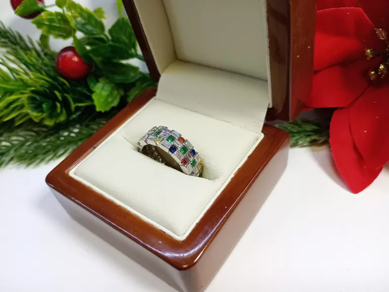 PIĘKNY SREBRNY  PIERŚCIONEK 5,56 G 925