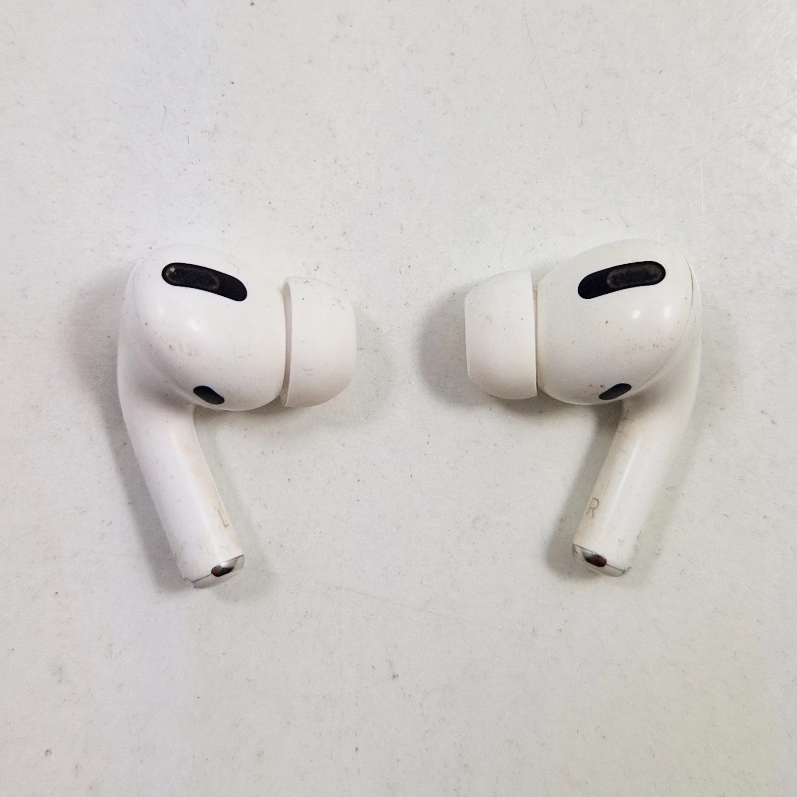 sluchawki-airpods-pro-a2190-a2083-a2084-ean-gtin-0194252721384