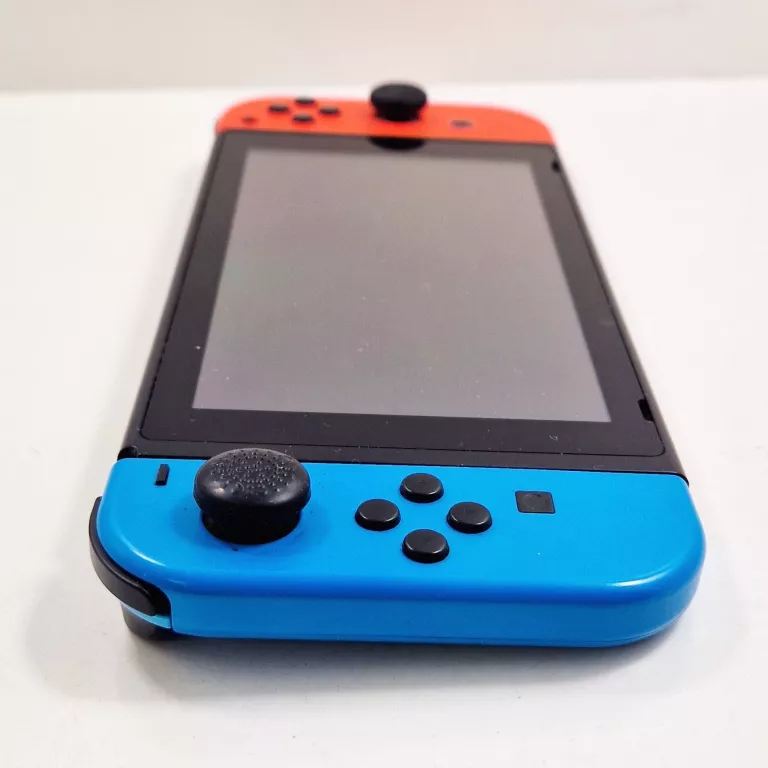 KONSOLA NINTENDO SWITCH HAC-001 + GRA FC 25