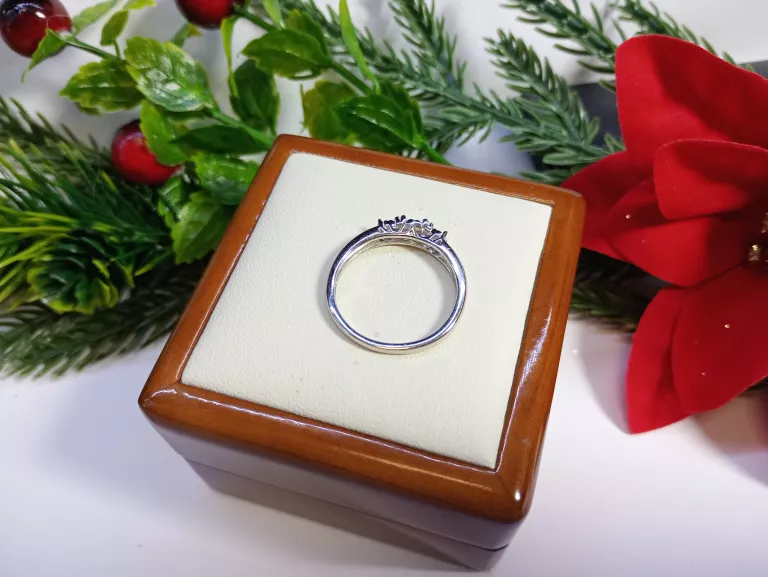 piekny-srebrny-pierscionek-220-g-925-kamien-17088-524288