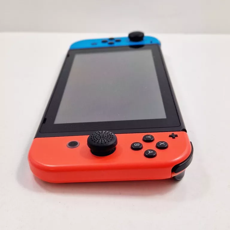 konsola-nintendo-switch-hac-001-gra-fc-25-waga-produktu-030