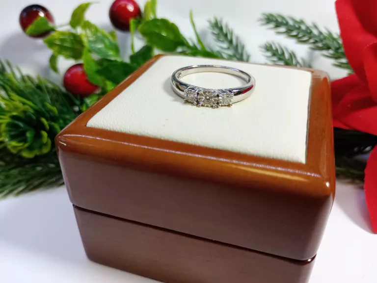 ZJAWISKOWY SREBRNY PIERŚCIONEK   2,16 G 925