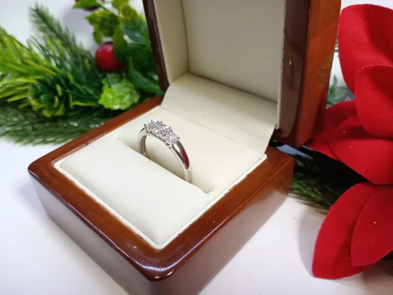 ZJAWISKOWY SREBRNY PIERŚCIONEK   2,16 G 925