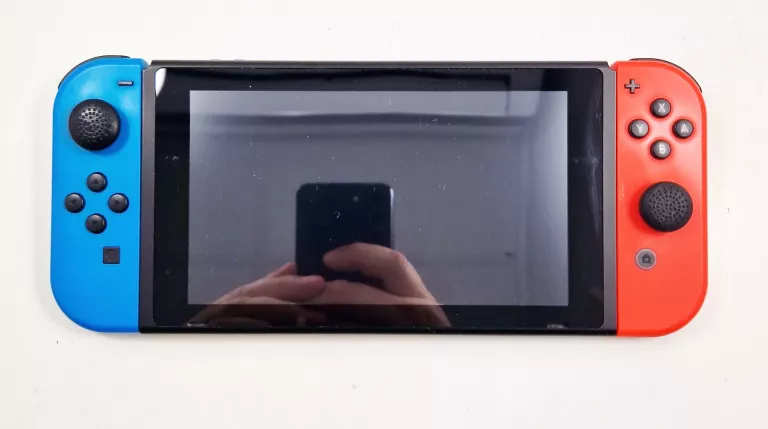 KONSOLA NINTENDO SWITCH HAC-001 + GRA FC 25