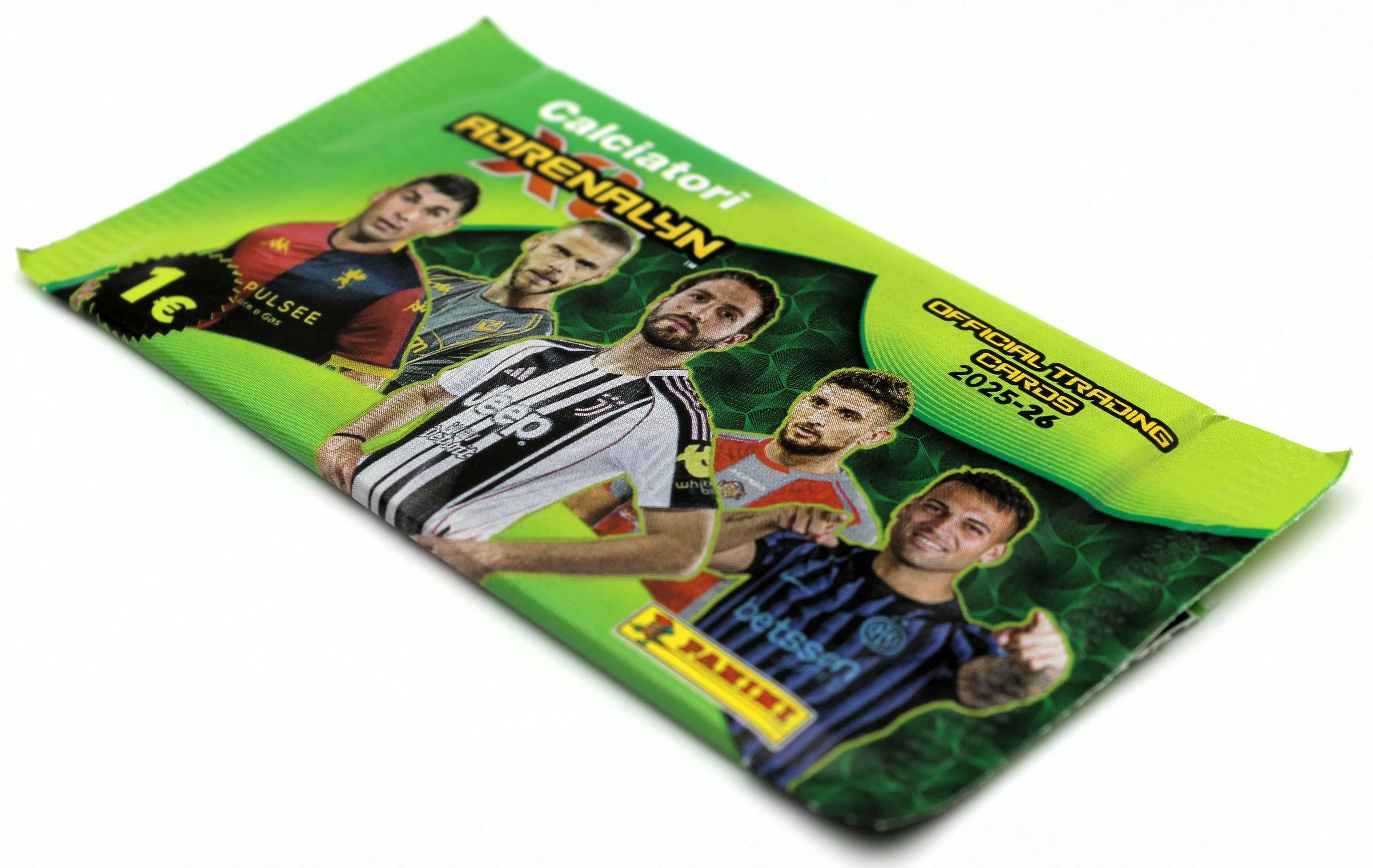 karty-calciatori-adrenalyn-xl-202526-saszetka-po-6-kart-dyscyplina-sportowa-18611-1